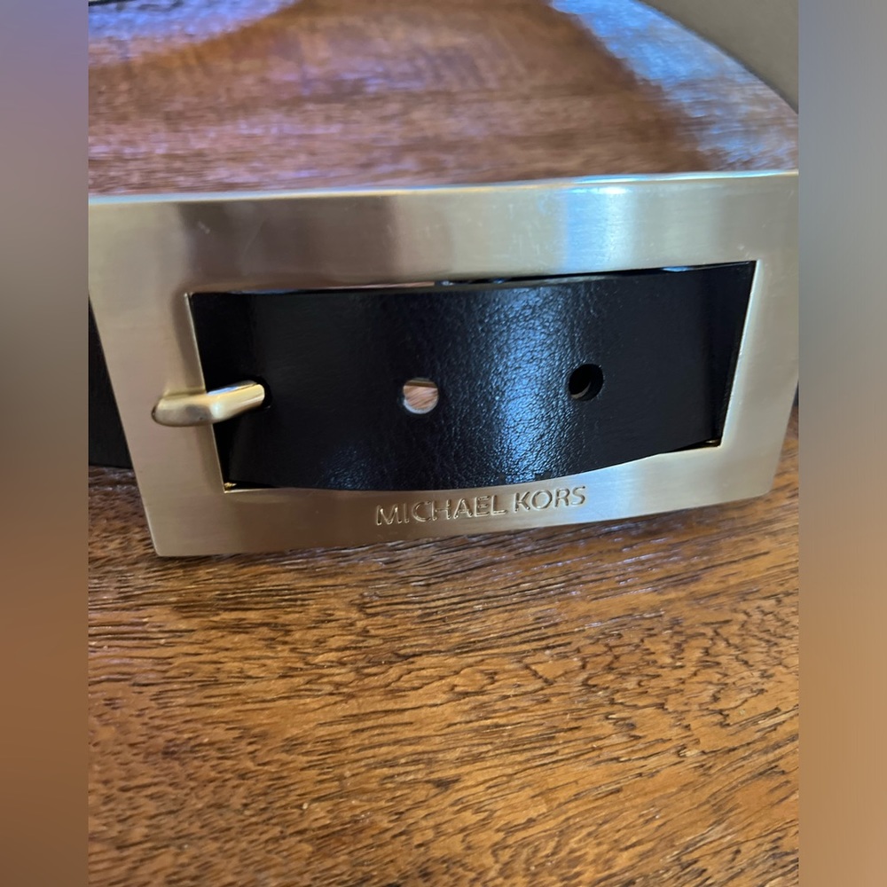 Michael Kors Brown (M) belt with gold matte buckle branding genuine leather Y2K